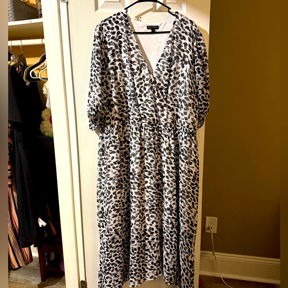 Black & White dress with sleeves, plus